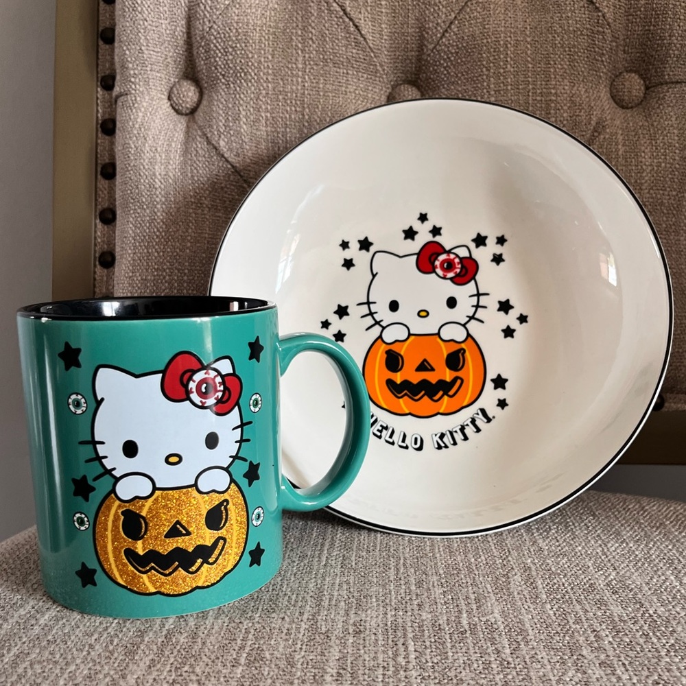 Hello Kitty Halloween pumpkin mug and bowl